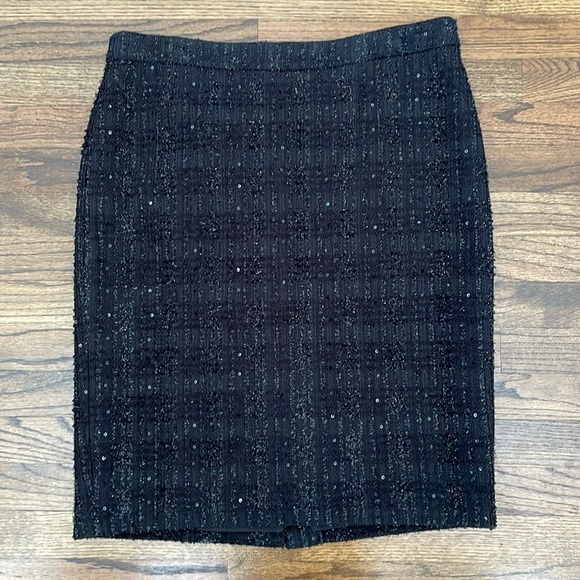 Ann Taylor Black Textured Tweed Pencil Skirt with Metallic Thread and Sequins - Picture 2 of 5